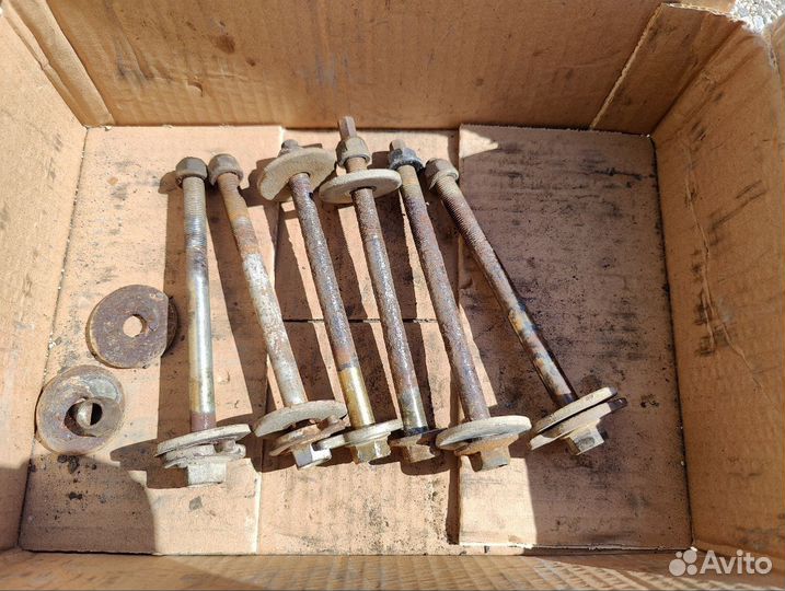 Болты подушек кузова Prado 120/150, Lexus GX470