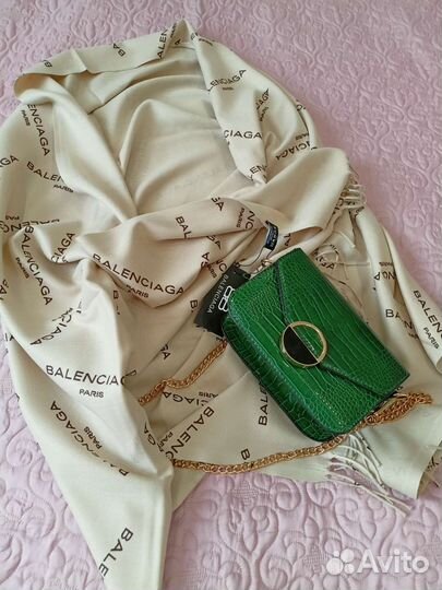 Шарфы и палантины