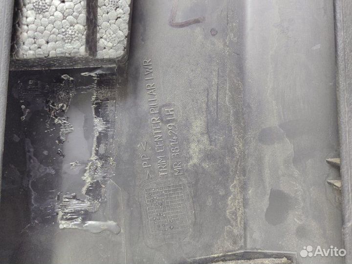 Обшивка стойки центральной правой левая Mitsubishi