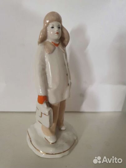 Статуэтка Мальчик с портфелем