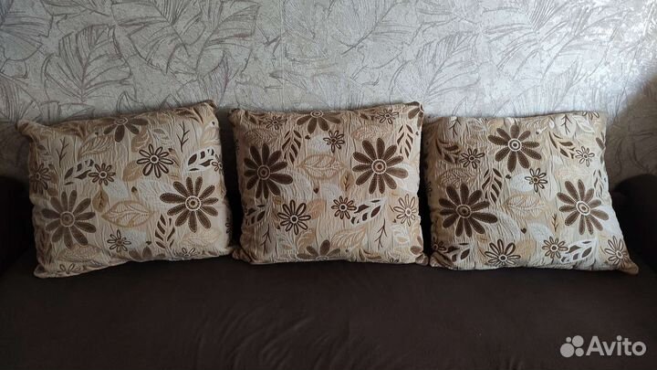 Подушки декоративные для дивана