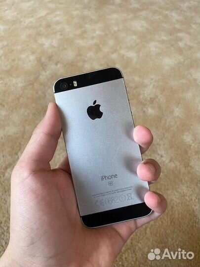 iPhone SE, 32 ГБ