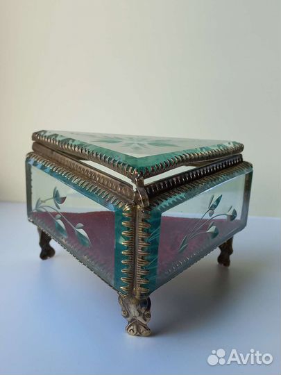 Старинная шкатулка ларец. Латунь стекло фацет