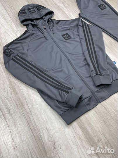 Спортивный костюм Adidas