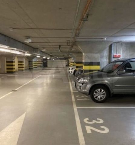 Машиноместо, > 30 м²