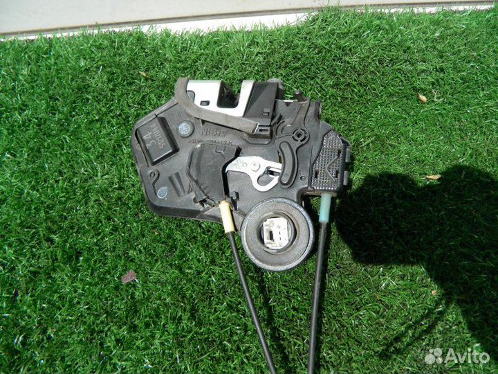 Актуатор двери передний правый Suzuki Grand Vitara