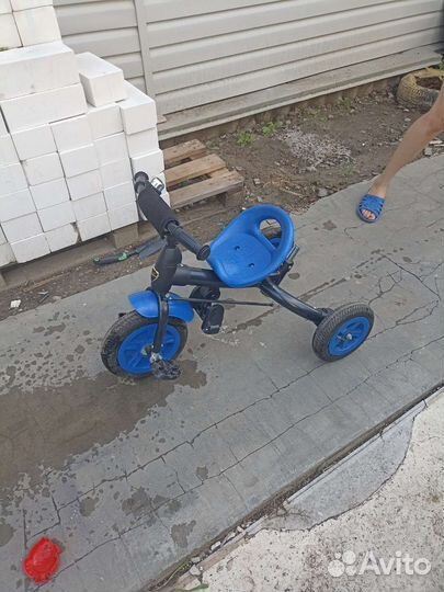 Детский велосипед с родительской ручкой