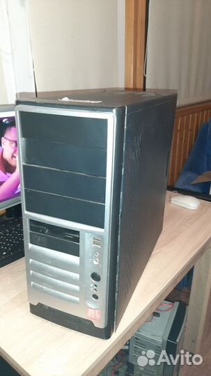 Материнская плата с процессором и памятью