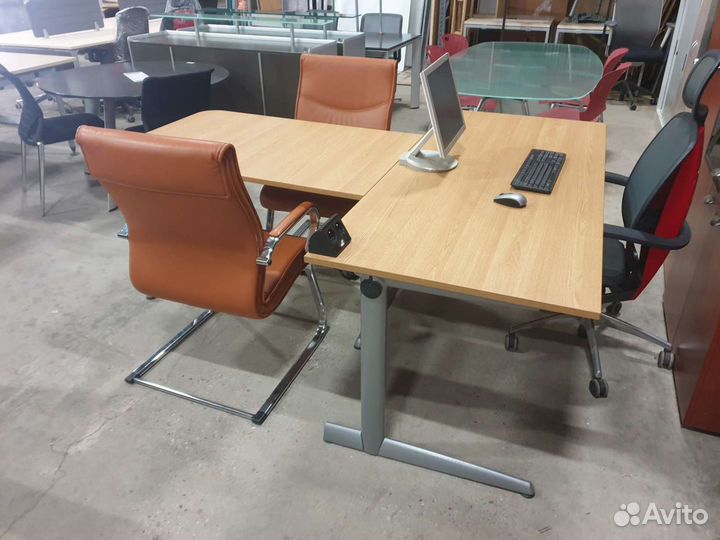 Компьютерные столы Ahrend