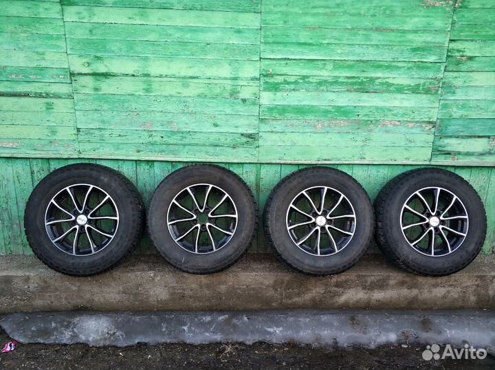 Tracmax X-Privilo AT08 225/70 R16