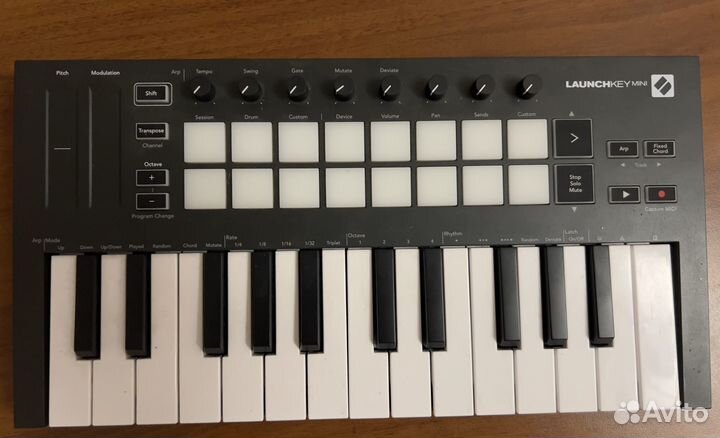 Синтезатор Novation launchkey mini mk3