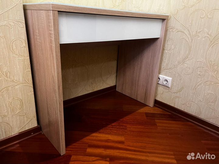 Письменный стол IKEA