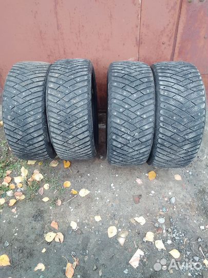 Goodyear Ultragrip Ice Arctic 245/50 R18 104T