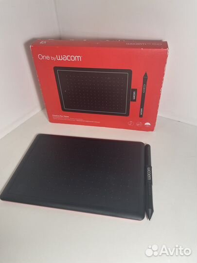 Графический планшет Wacom one small