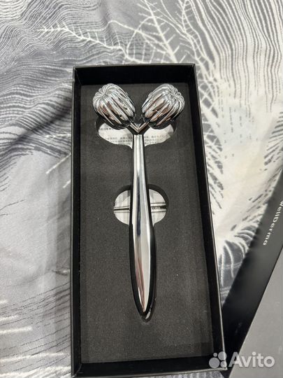 Роликовый массажер для лица wellderma