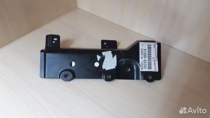 Кронштейн бампера задний Toyota Land Cruiser