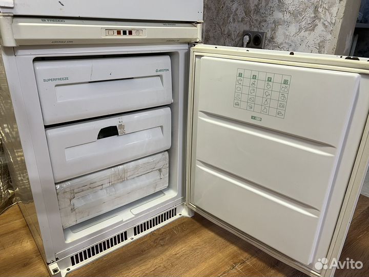 Ariston холодильник