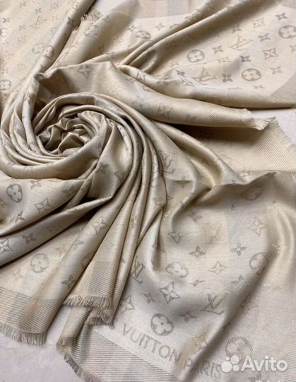 Платок, шаль Louis Vuitton с люрексом