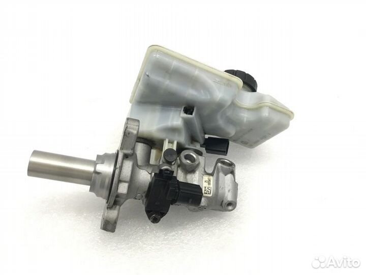 Бачок для тормозной жидкости Skoda Octavia 1.6