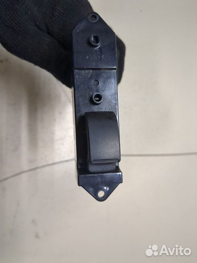 Кнопка стеклоподъемника Mitsubishi Outlander, 2006