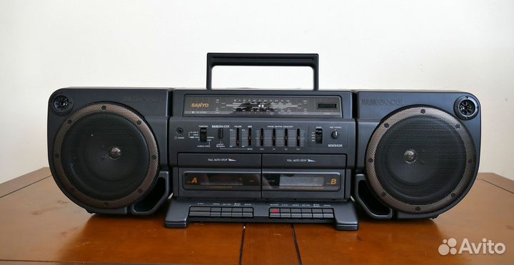 Двухкассетный радио стерео магнитофон Sanyo MW940K