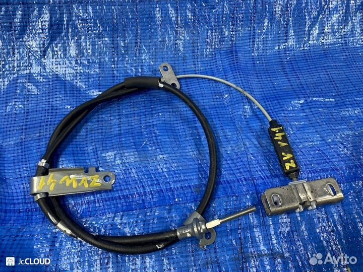 Тросик ручника на toyota prius alpha ZVW40 2zrfxe