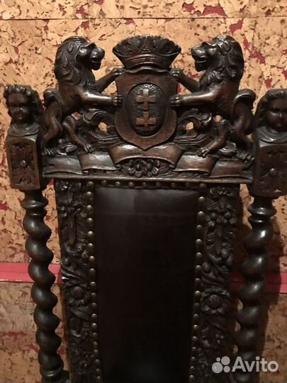 Кожаное кресло антикварное 18 век