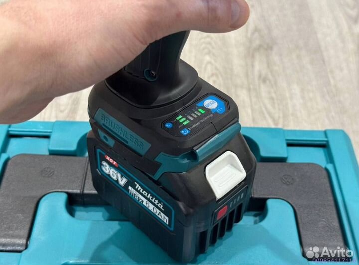 Профессиональный инструмент: гайковерт Makita