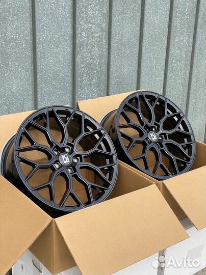 Диски Vossen HF2 style R19 5x108 Black Gloss
