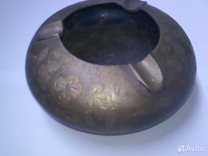 Пепельницы латунь, металл и хрусталь