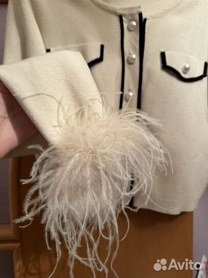 Кофта женская Lichi с перьями М