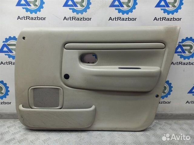 Обшивка двери передней правой Mazda Demio 1 DW3W