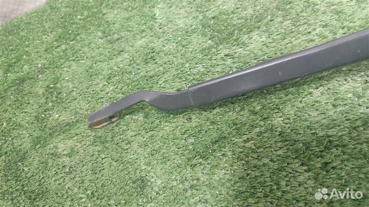 Поводок стеклоочистителя левый Toyota Verso R2 20