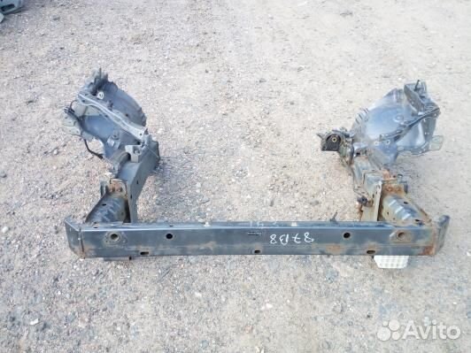 Передняя панель крепления облицовки (телевизор) to