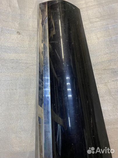 Накладка двери правая передняя Touareg 2