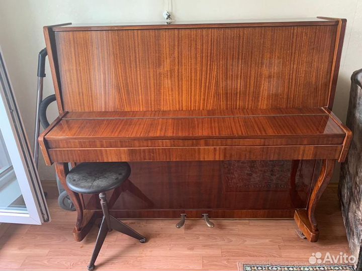 Пианино ноктюрн и стул винтовой для игры