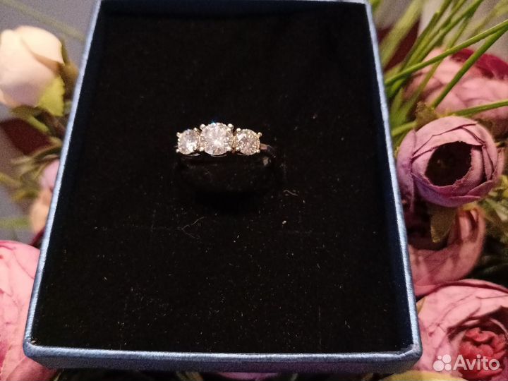 Кольцо с бриллиантом (муассанитом)