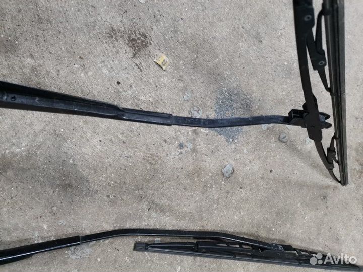 Дворник лобового стекла передний правый Daewoo