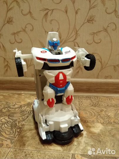 Машина робот-трансформер