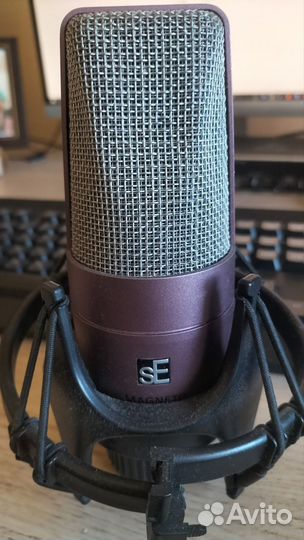Микрофон Se electronics magneto и Behringer