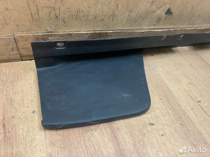 Накладка заднего бампера Volkswagen Amarok 2010+