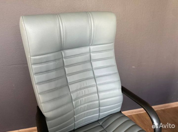 Офисное кресло. Удобное