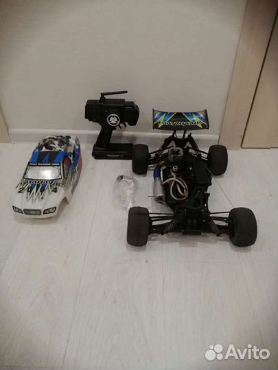 Машина на радиоуправлении с двигатель