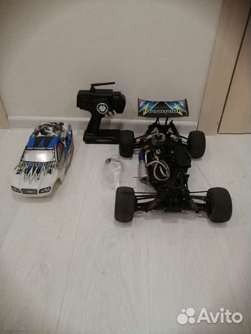 Машина на радиоуправлении с двигатель