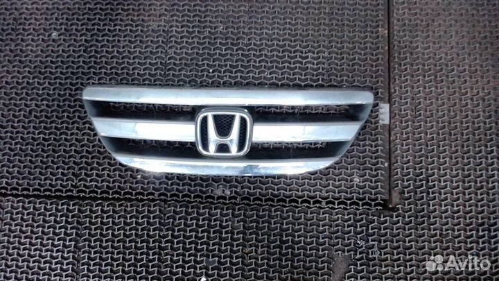 Решетка радиатора Honda FRV, 2005