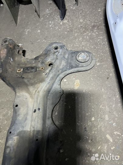 Подрамник балка подмоторная golf 4