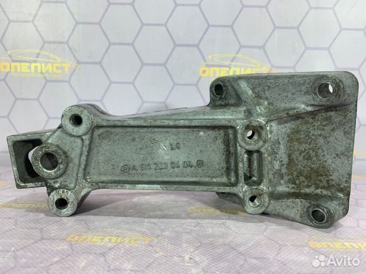 Кронштейн двигателя левый Mercedes Sprinter