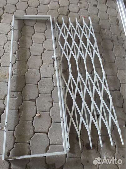 Раздвижные решётки на двери