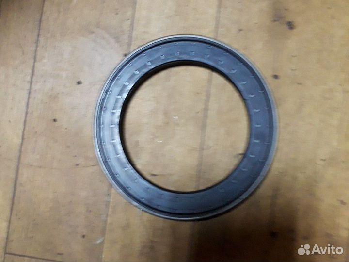 Сальник ступицы задней 121х170х17 ивеко
