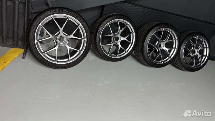 Комплект кованых колес BBS на Porsche 911 Turbo S